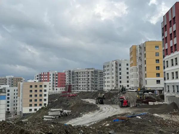 Hatay İli Defne İlçesi 7. Bölge 3. Etap 887 Adet Konut, 1 Adet 5 Dükkanlı Ticaret Merkezi ve 1 Adet Cami İnşaatları ile Altyapı ve Çevre Düzenlemesi İşi